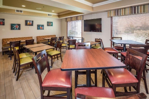Best Western Plus Airport Inn And Suites image 32