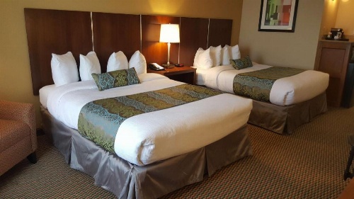 Best Western Plus Airport Inn And Suites image 6