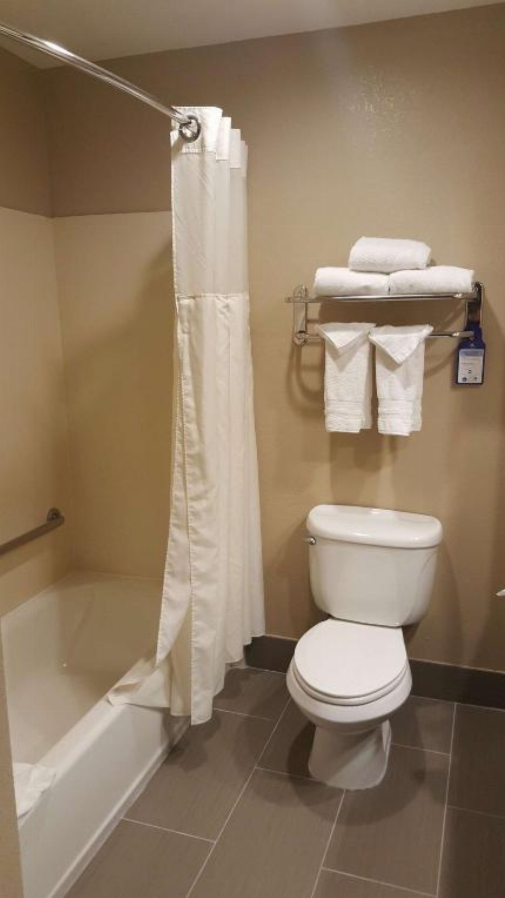 Best Western Plus Airport Inn And Suites